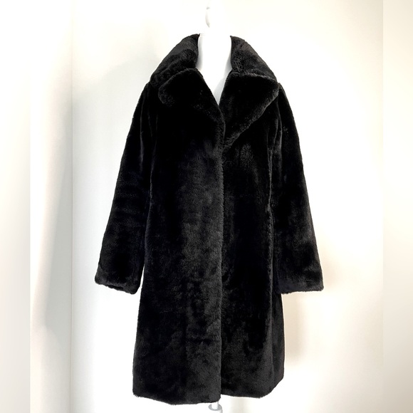 Badgley Mischka Jackets & Blazers - Badgley Mischka Black Faux Fur Luxury Coat